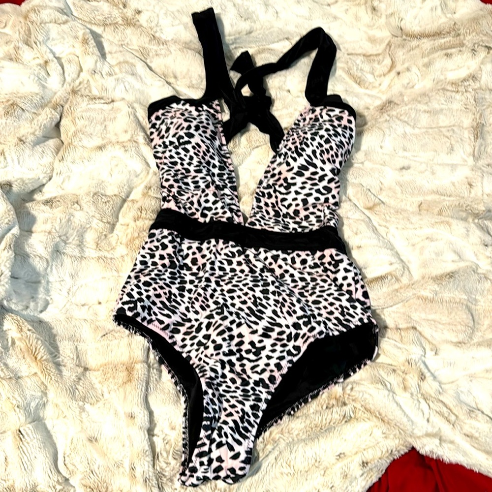 Brand news with tags women one pieces bathing suit